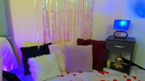 Alice  online show from February 9, 3:04 pm