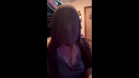 0ffline_irl online show from March 20, 4:06 am