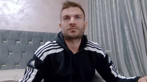 10in_deluxe online show from December 15, 7:15 am