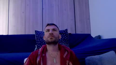 10in_deluxe online show from October 18, 7:12 am