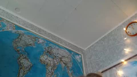 12ennie online show from December 5, 8:13 am