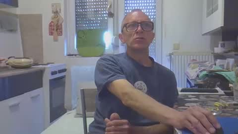 1973man online show from April 8, 6:49 am