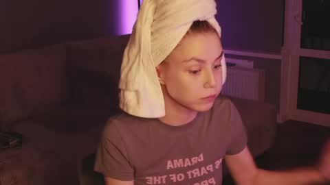 Lily 3 online show from July 14, 5:51 pm