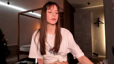 Lily 3 online show from February 9, 7:05 pm