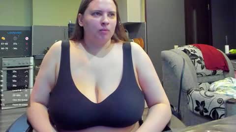 1LINDSEY1 online show from November 18, 11:35 am