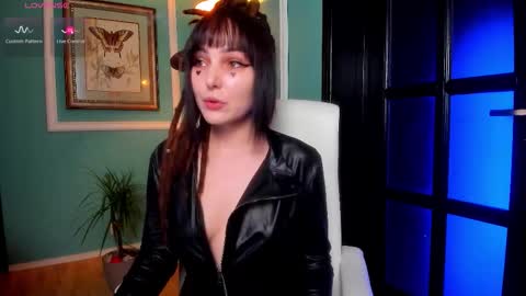 Moona  online show from November 19, 4:06 pm