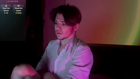 1roberttt online show from May 21, 9:32 pm