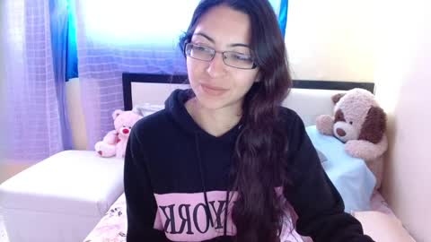 Snapshot of 1sasha_grey__1 chatting on December 24, 6:17 pm paola online show from December 24, 6:17 pm