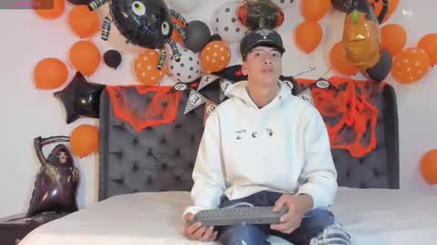 1Threestar online show from October 20, 12:32 pm