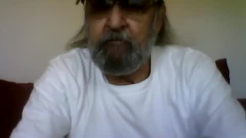 1valentine online show from April 11, 4:00 pm