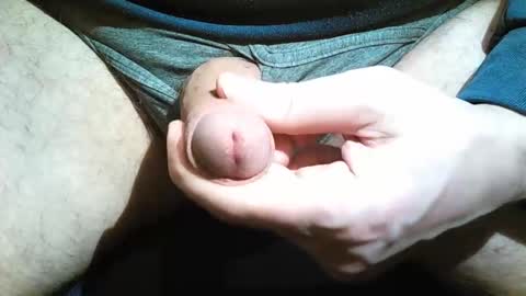 2001uwuk online show from February 22, 9:06 pm