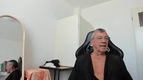 Henk online show from August 9, 11:04 am