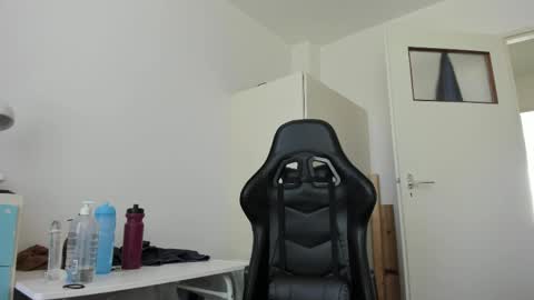 Henk online show from April 21, 12:01 pm