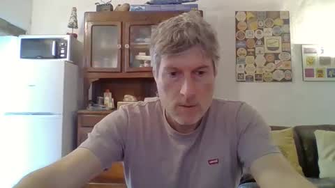 22esserre online show from April 21, 12:12 pm