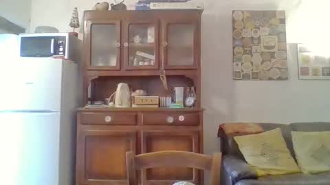 22esserre online show from October 3, 1:08 pm