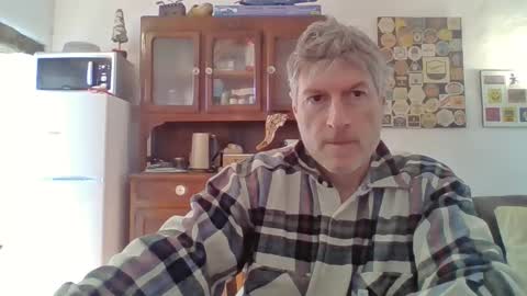 22esserre online show from January 9, 12:00 pm