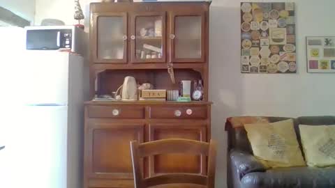 22esserre online show from September 15, 11:44 am