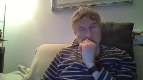 22esserre online show from January 17, 10:40 pm