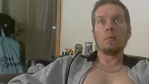 2small4you83 online show from December 19, 4:02 am