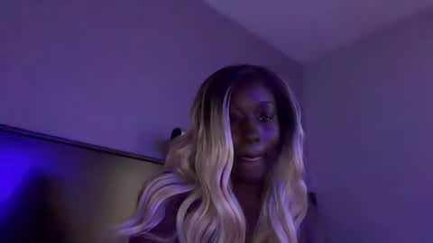 GamerBaddieLux online show from September 9, 8:09 pm