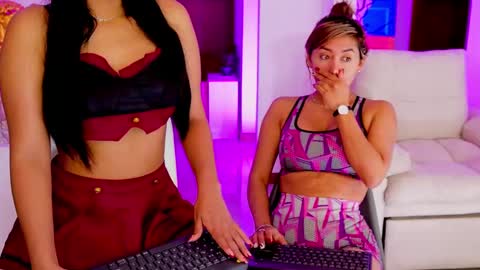 independent model online show from February 28, 9:04 am