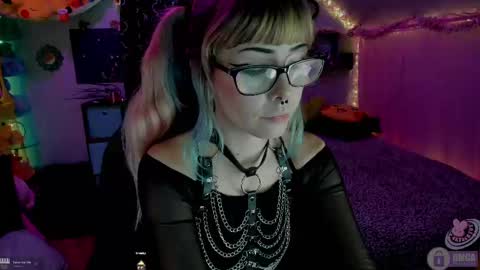 Mo online show from October 23, 5:03 pm