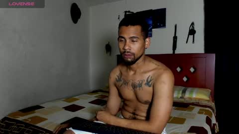 69blackwhite online show from June 7, 5:07 pm