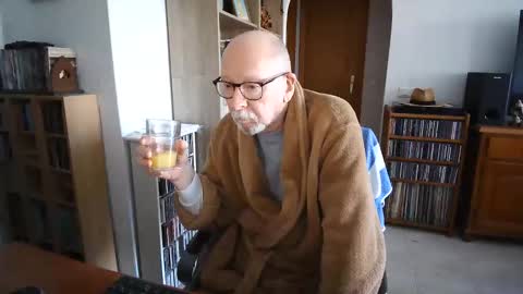  Papi  online show from January 7, 11:15 am