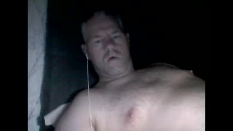 Snapshot of 81jonnyx chatting on October 3, 5:49 am 81jonnyx online show from October 3, 5:49 am