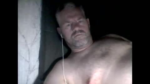 Snapshot of 81jonnyx chatting on October 10, 5:02 am 81jonnyx online show from October 10, 5:02 am