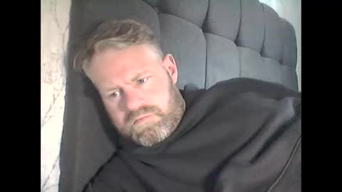 Snapshot of 81jonnyx chatting on March 10, 12:17 pm 81jonnyx online show from March 10, 12:17 pm