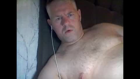 Snapshot of 81jonnyx chatting on October 2, 12:42 am 81jonnyx online show from October 2, 12:42 am