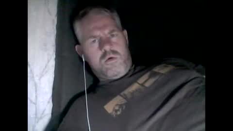 Snapshot of 81jonnyx chatting on October 8, 11:21 pm 81jonnyx online show from October 8, 11:21 pm