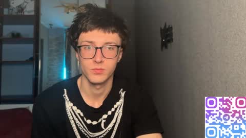 Phillip online show from November 24, 4:11 am