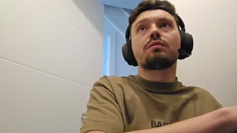 8inchdude93 online show from July 24, 2:25 pm