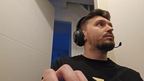 8inchdude93 online show from March 13, 5:49 pm