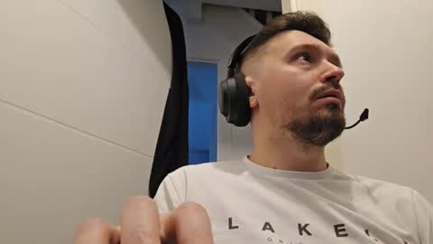 8inchdude93 online show from April 21, 7:59 am