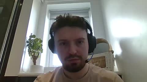 8inchdude93 online show from April 19, 10:05 am