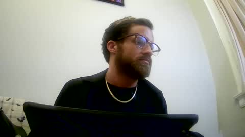 Snapshot of 90210screamer chatting on December 12, 4:15 am 90210screamer online show from December 12, 4:15 am