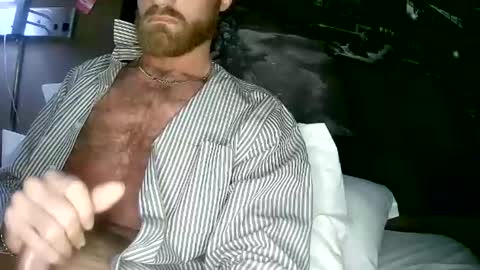 Snapshot of 90210screamer chatting on December 4, 8:34 pm 90210screamer online show from December 4, 8:34 pm