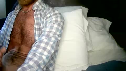 Snapshot of 90210screamer chatting on December 2, 1:30 pm 90210screamer online show from December 2, 1:30 pm