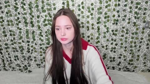 EMILY AND  MARCUS online show from February 6, 3:27 am