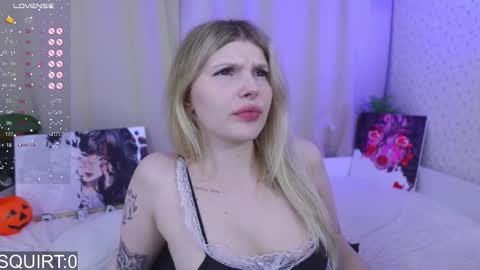 Snapshot of _aleksa chatting on October 4, 6:06 pm Alexa online show from October 4, 6:06 pm