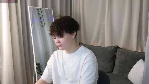 _alexa_hill_ online show from April 29, 2:05 am