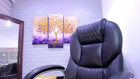    online show from April 18, 7:58 pm