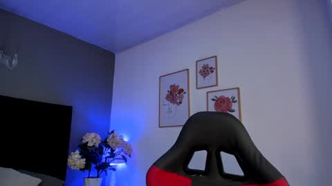 Snapshot of _aliice_1 chatting on January 17, 10:56 pm Alice online show from January 17, 10:56 pm