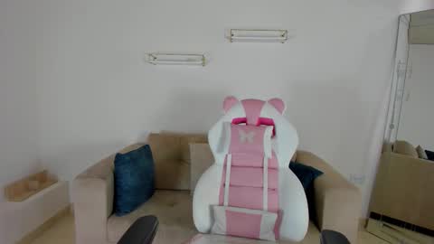 Snapshot of _april_smith_ chatting on October 14, 12:08 pm    online show from October 14, 12:08 pm