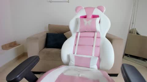    online show from February 11, 1:26 pm