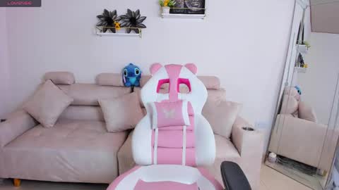    online show from May 12, 12:14 pm