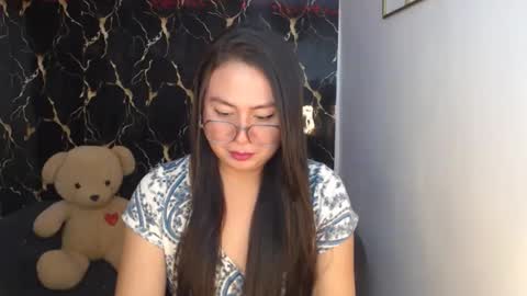 Snapshot of _arah chatting on October 24, 11:00 am arah online show from October 24, 11:00 am